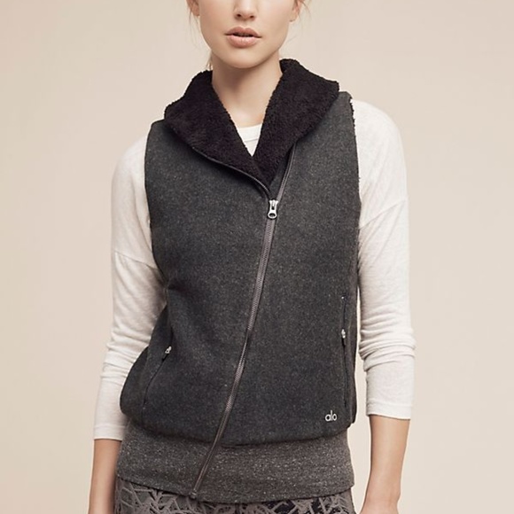 ALO Yoga Jackets & Blazers - ⚡️FLASHSALE ⚡️ ALO YOGA - Flat Iron Vest -Charcoal